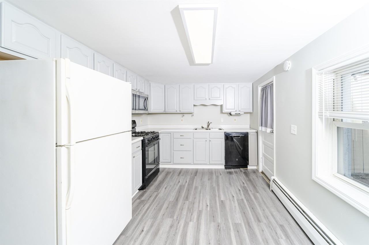 2316 4th Ave #1 - Photo 3 of 32