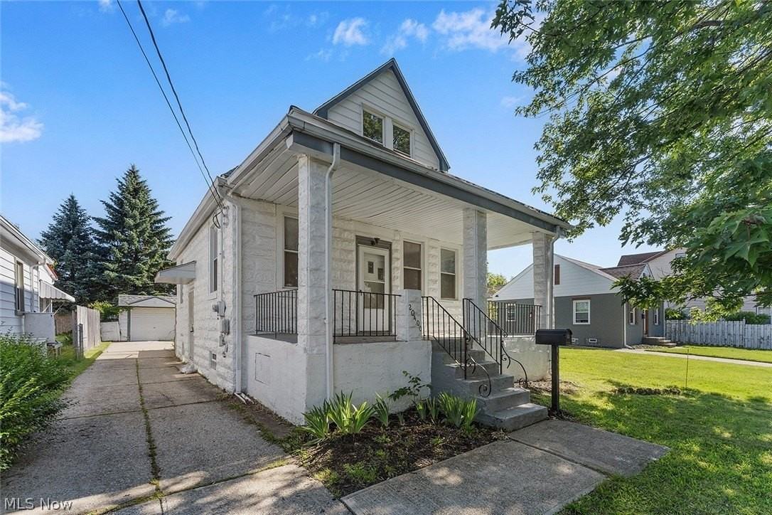20400 Fuller Ave - Photo 2 of 25
