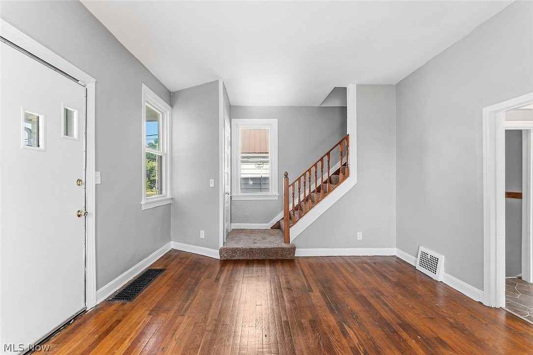 20400 Fuller Ave - Photo 6 of 25