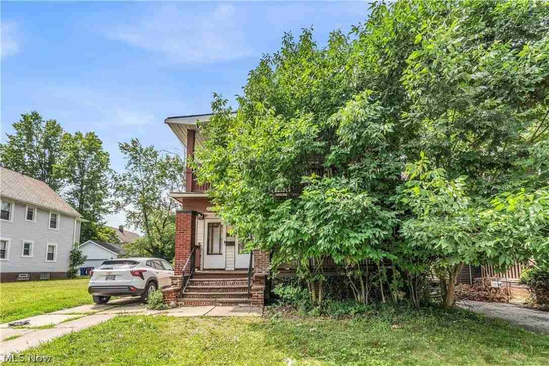 3428 Altamont Ave #3UP - Photo 2 of 12
