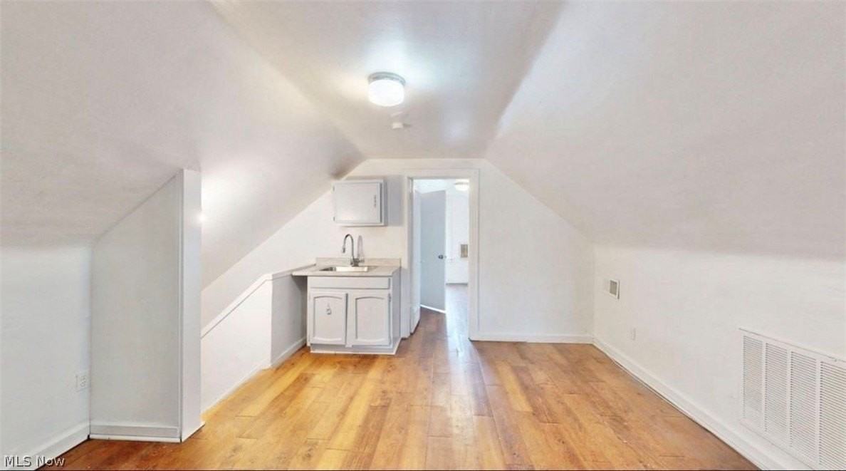 3428 Altamont Ave #3UP - Photo 5 of 12