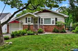 featured image of 362 Cornell St