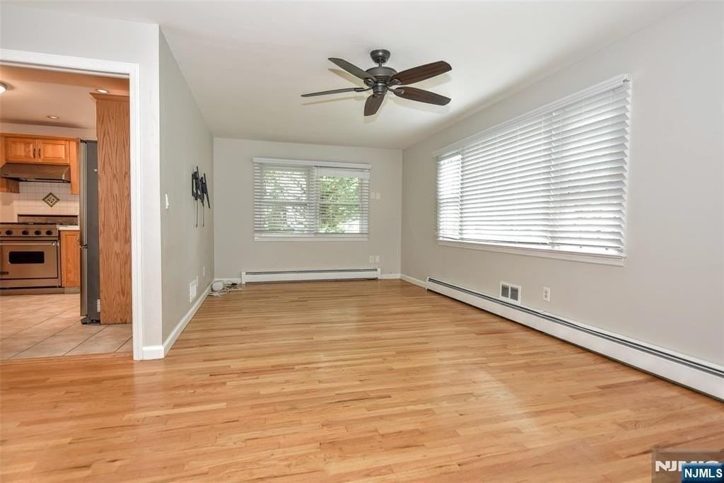 362 Cornell St - Photo 5 of 29