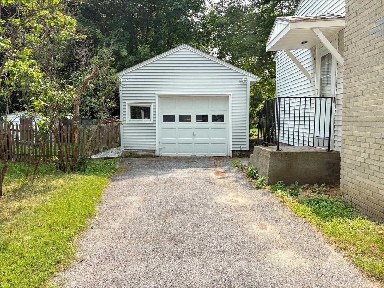 38 Marshall Dr - Photo 6 of 49