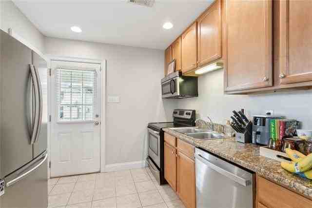 233 14th St - Photo 6 of 10