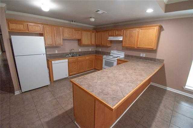 505 N Holly St - Photo 3 of 8