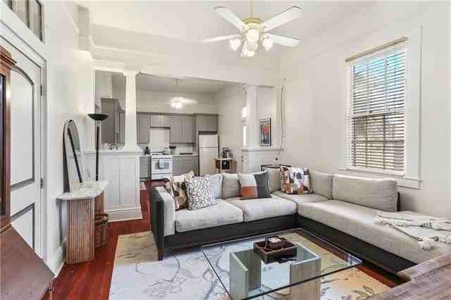 4226 Saint Peter St - Photo 3 of 13