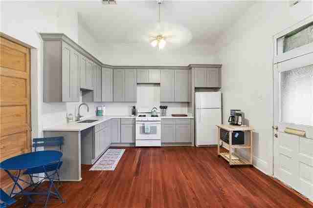 4226 Saint Peter St - Photo 5 of 13
