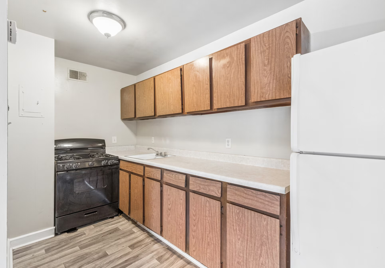 404 Homes - Photo 4 of 35