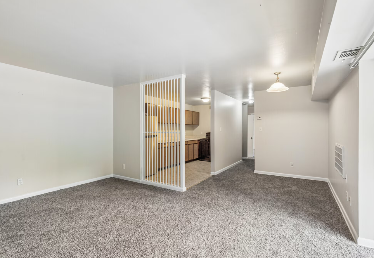 404 Homes - Photo 5 of 35