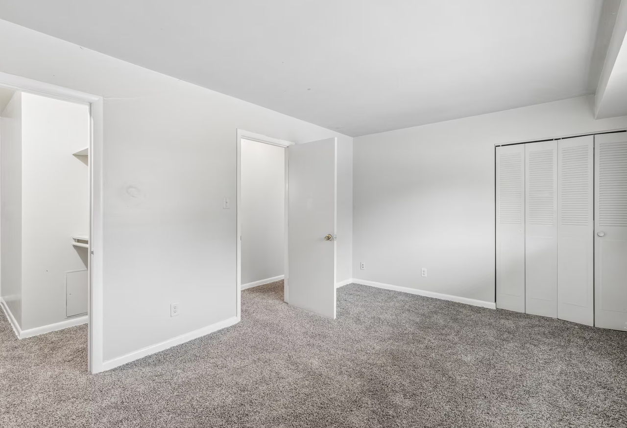 404 Homes - Photo 7 of 35