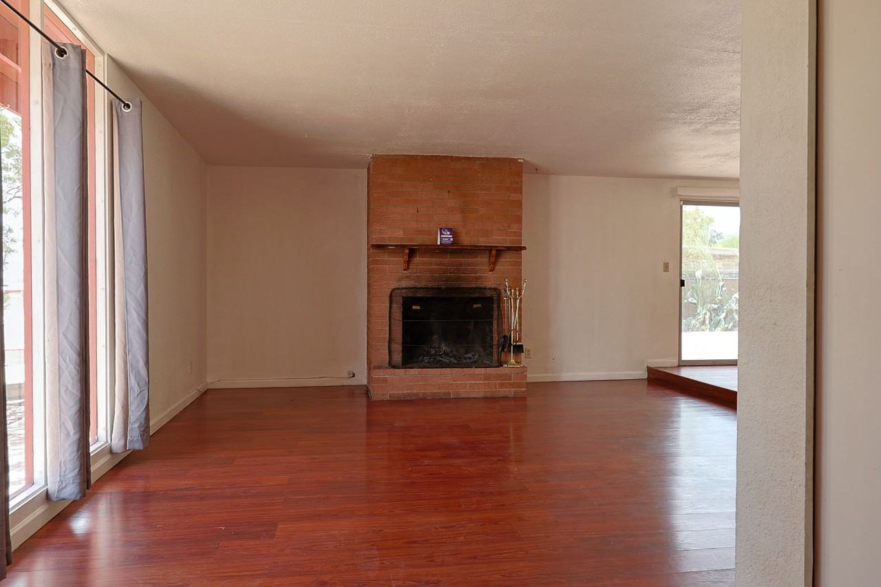 618 N Medford Dr - Photo 4 of 31