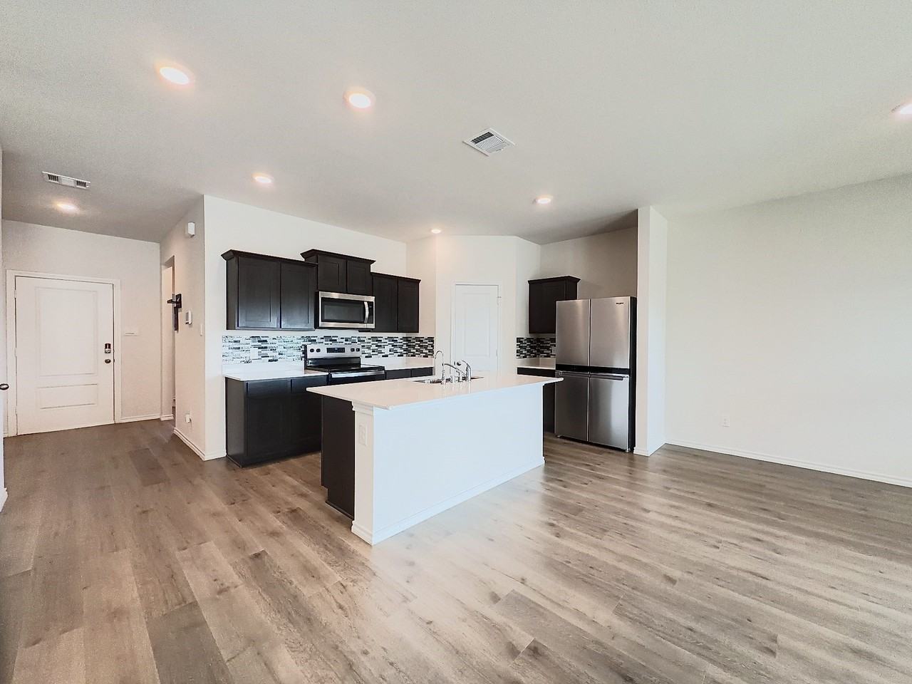 218 Alice Springs Ln - Photo 5 of 25