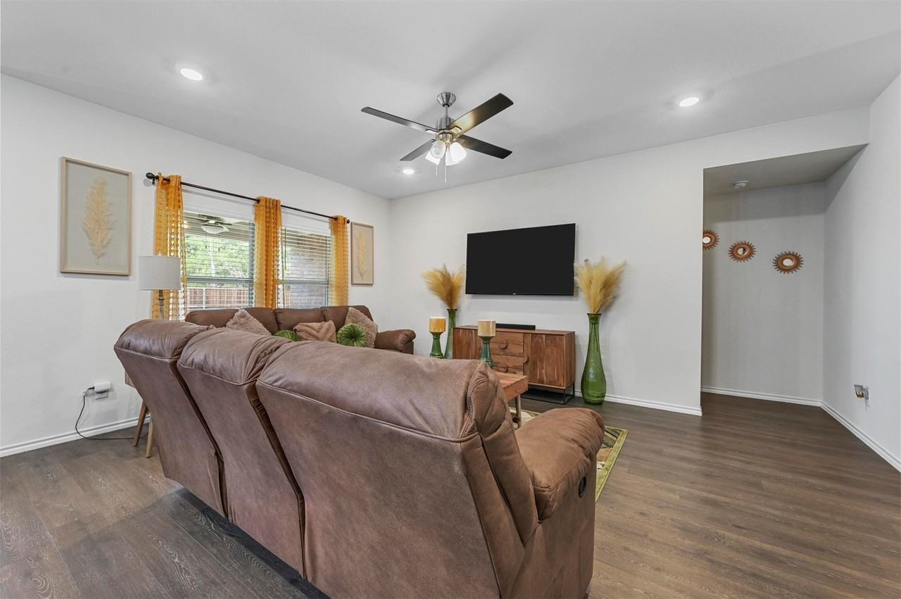3313 Waldrop Dr - Photo 6 of 27