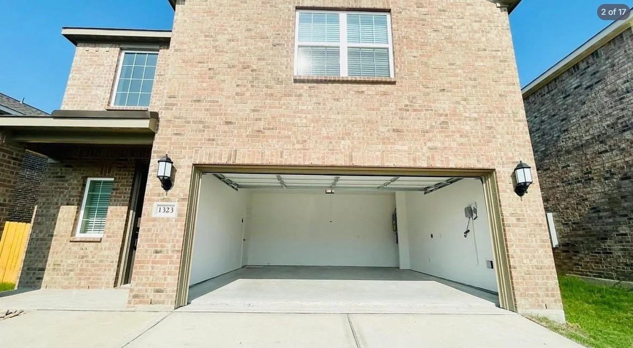1323 Windermere Way - Photo 2 of 17