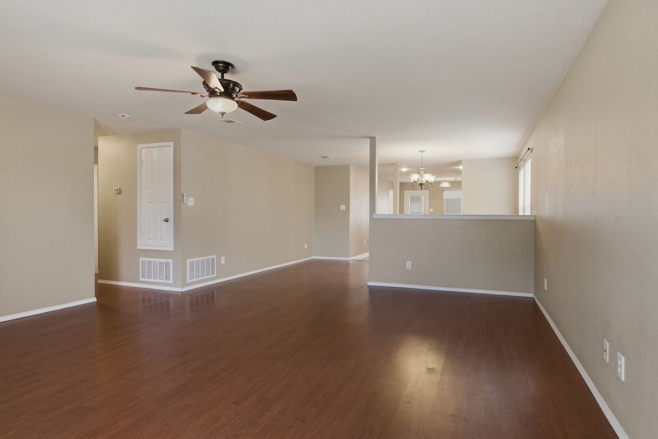 12720 Foxpaw Trl - Photo 4 of 32