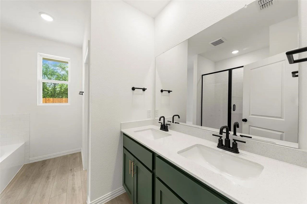 2121 Williams Rd - Photo 5 of 13