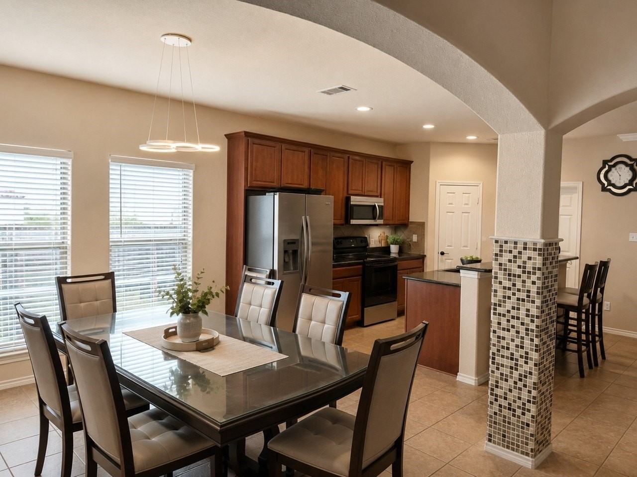 2441 Loreto Dr - Photo 3 of 16