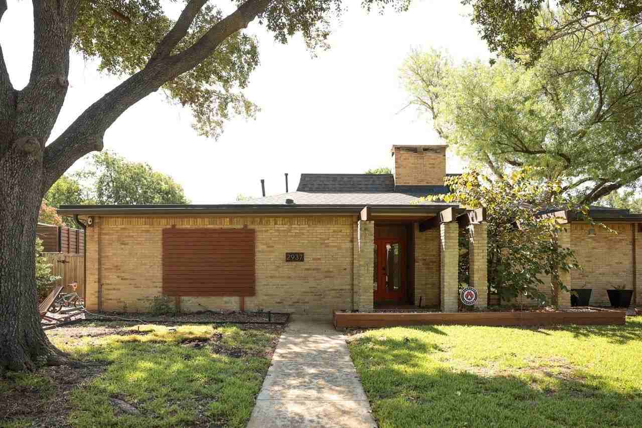2937 Forest Hills Ln - Photo 3 of 36