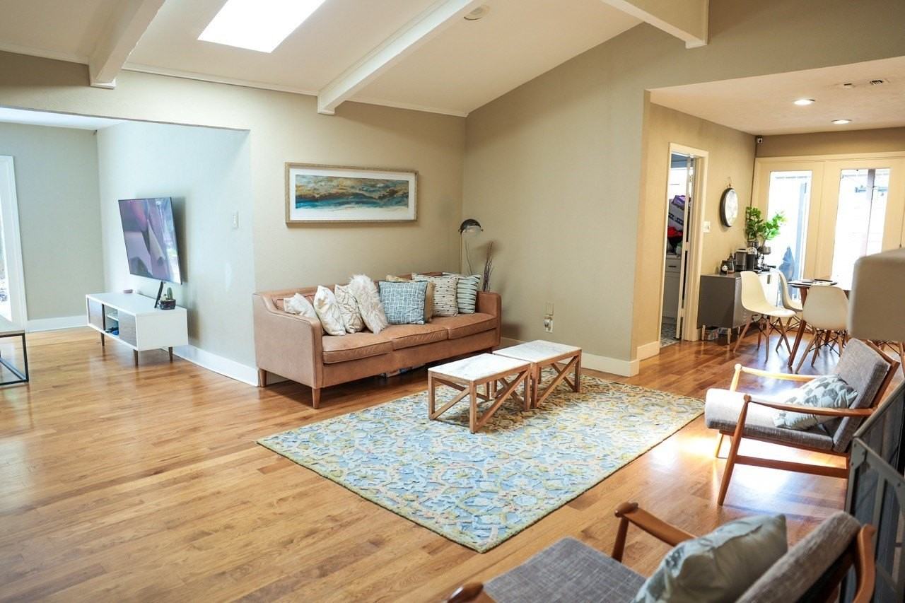 2937 Forest Hills Ln - Photo 5 of 36