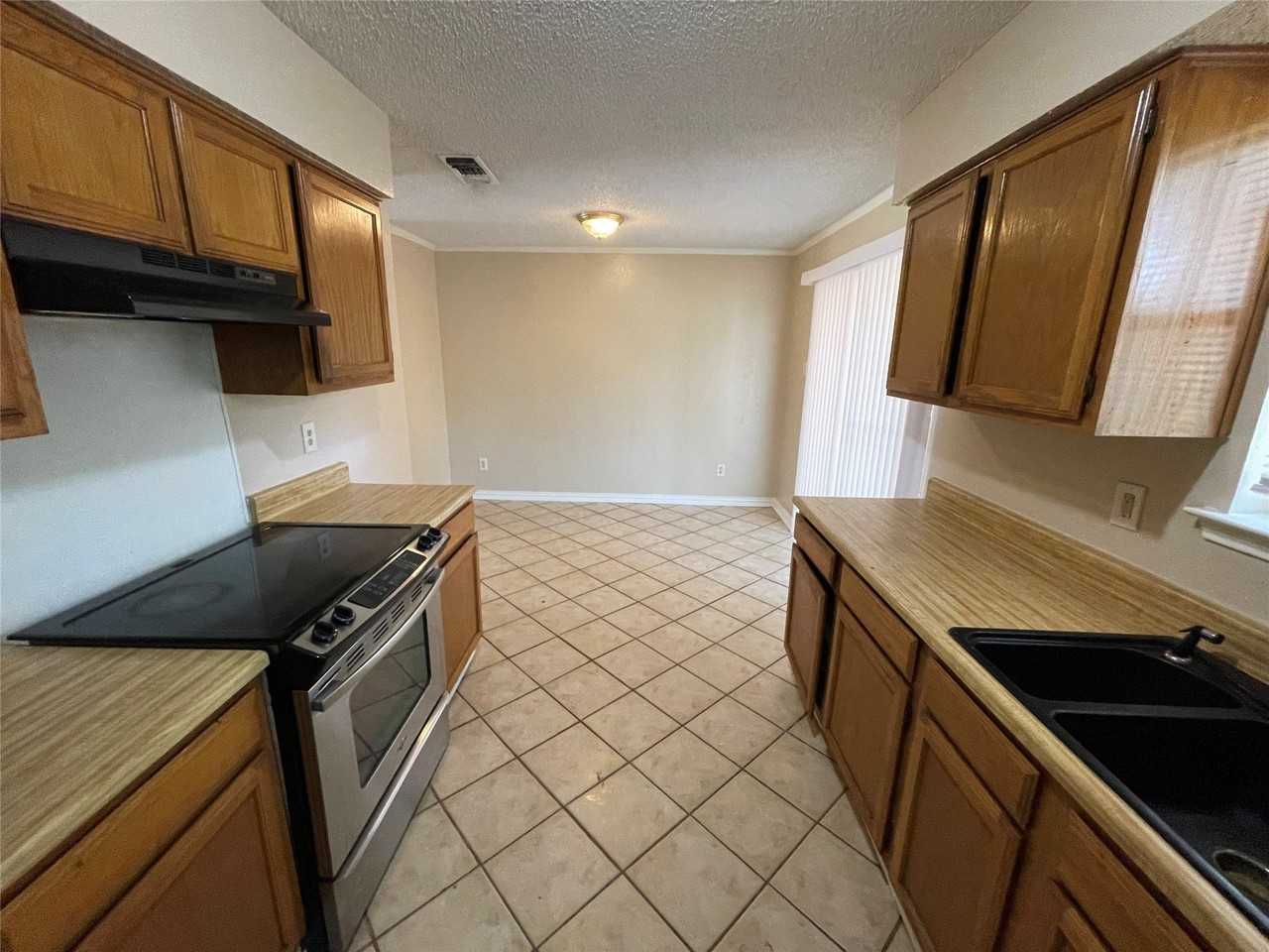 4705 Kristie Dr - Photo 5 of 9