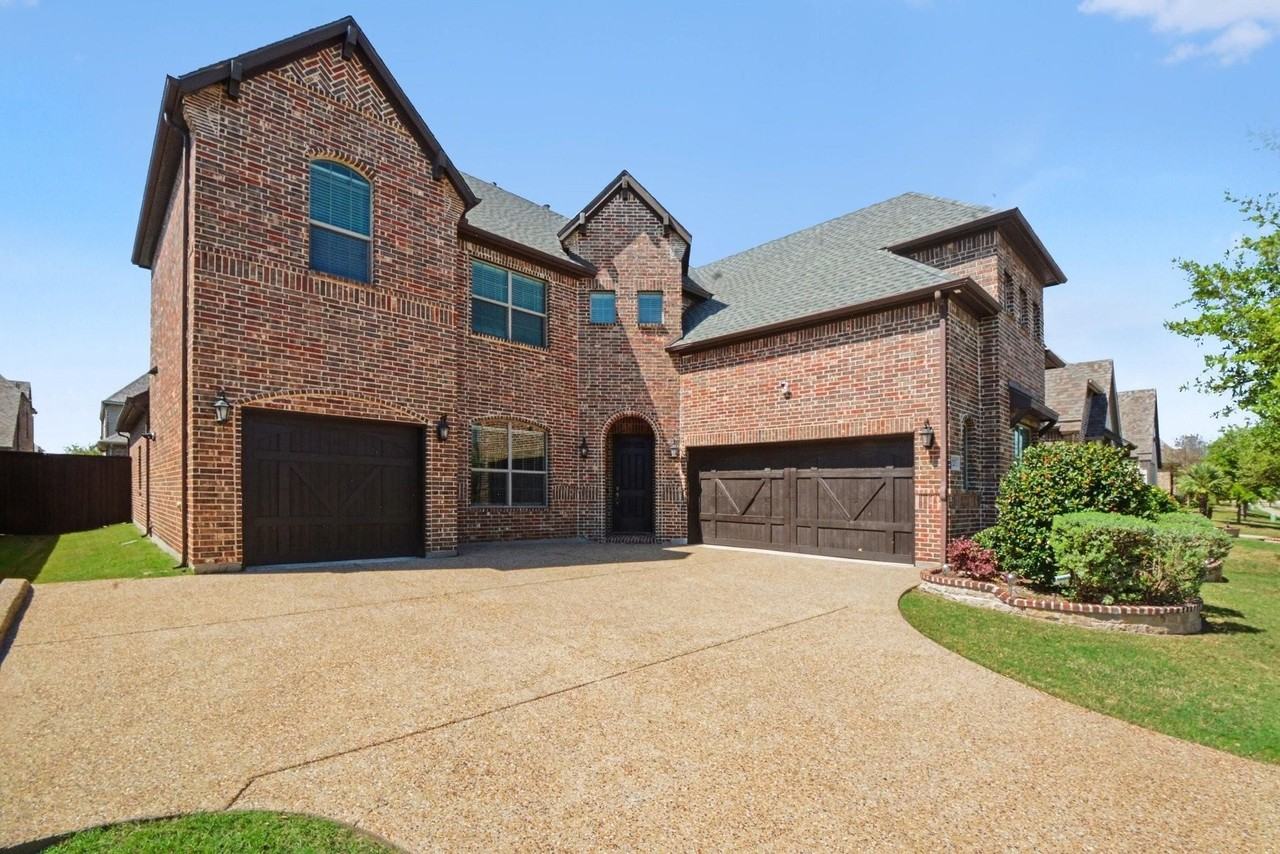 3323 Royal Ridge Dr - Photo 4 of 36