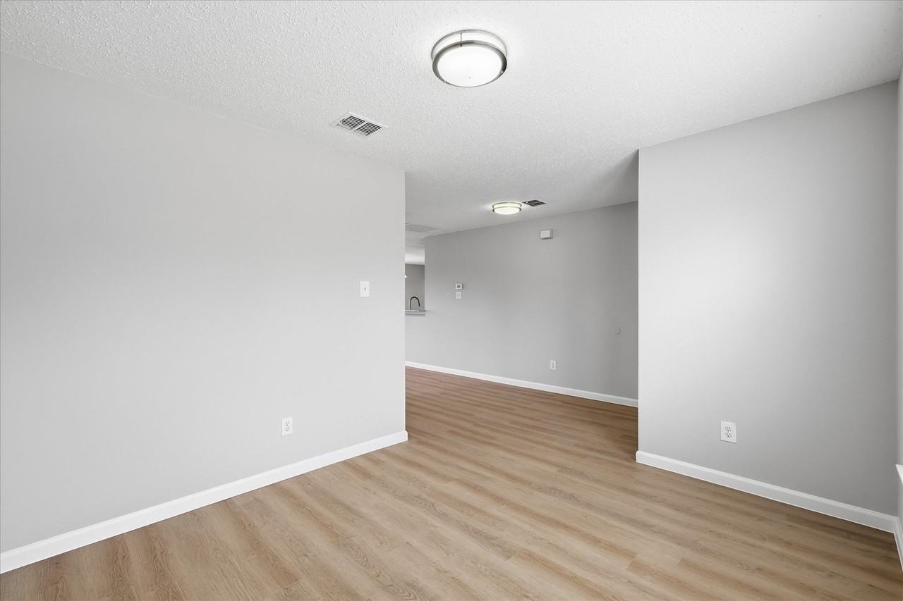 2308 Shadabury Dr - Photo 7 of 34
