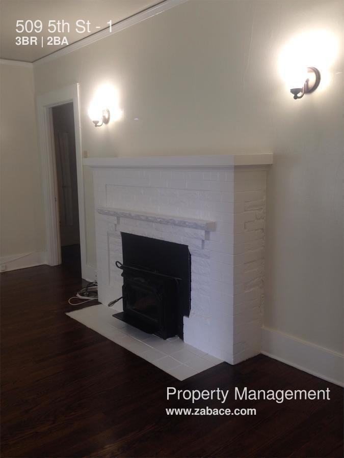 509 5th St #1 - Photo 3 of 12