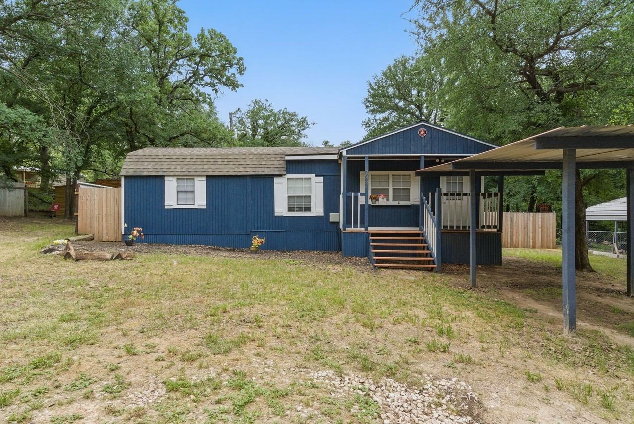 1437 Forrest Trl - Photo 2 of 36