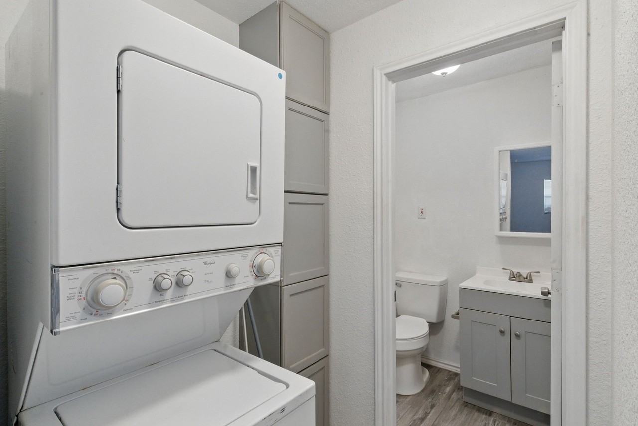 1437 Forrest Trl - Photo 4 of 36