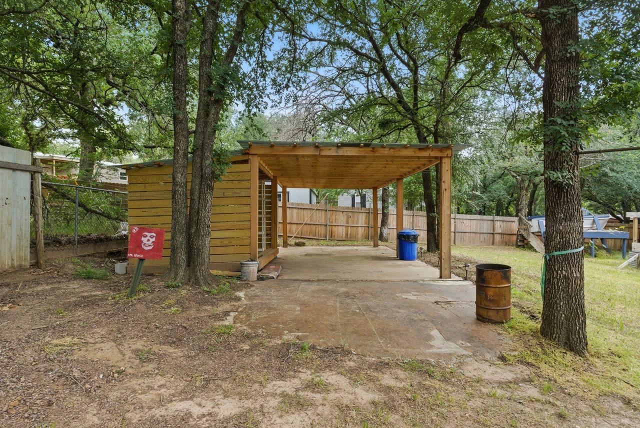 1437 Forrest Trl - Photo 5 of 36