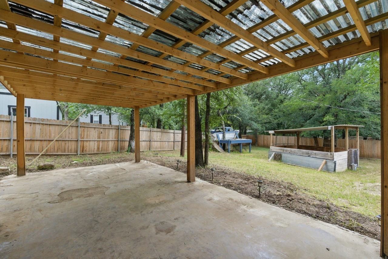 1437 Forrest Trl - Photo 6 of 36