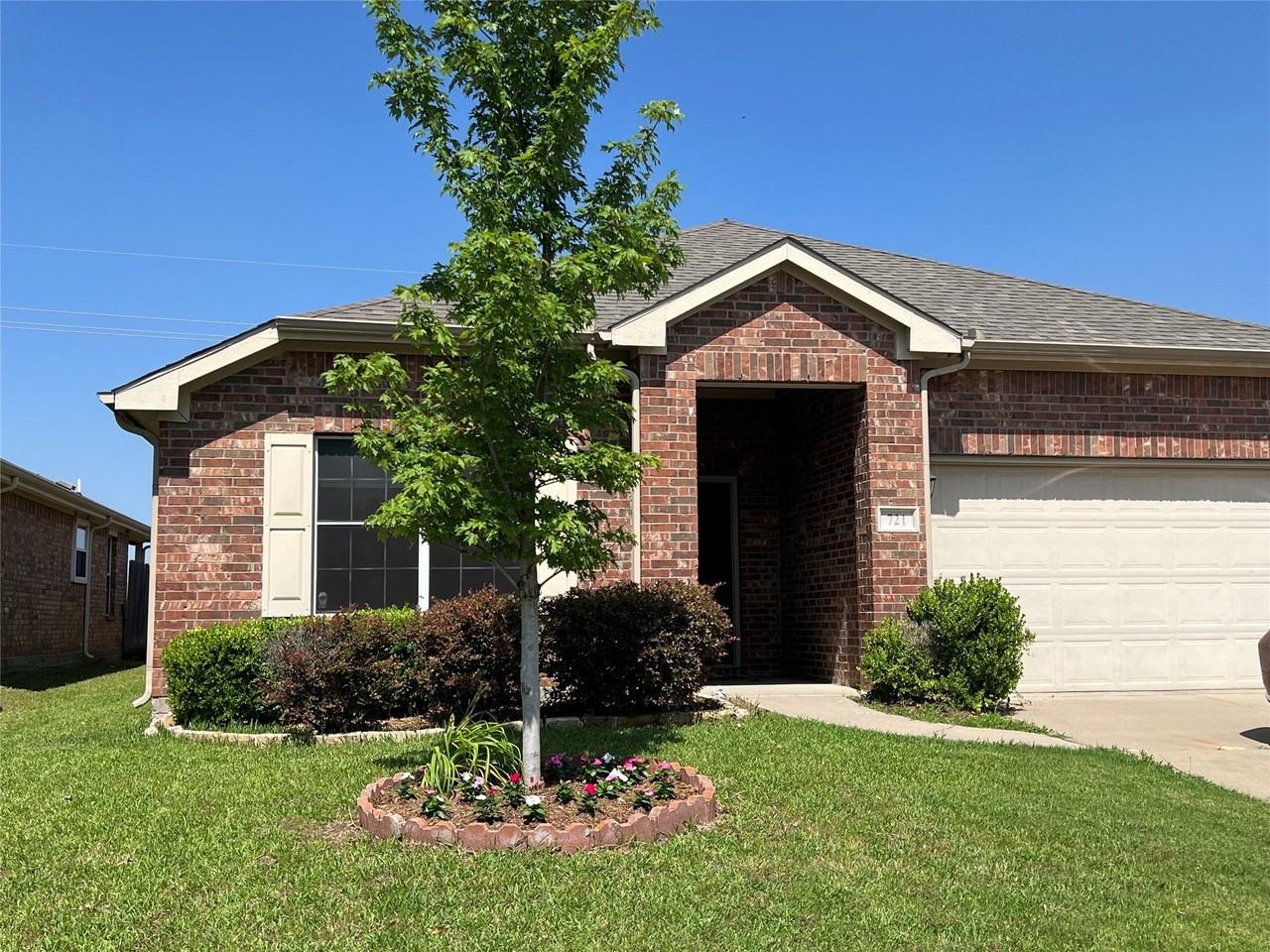 721 Cedar Cove Dr - Photo 2 of 22