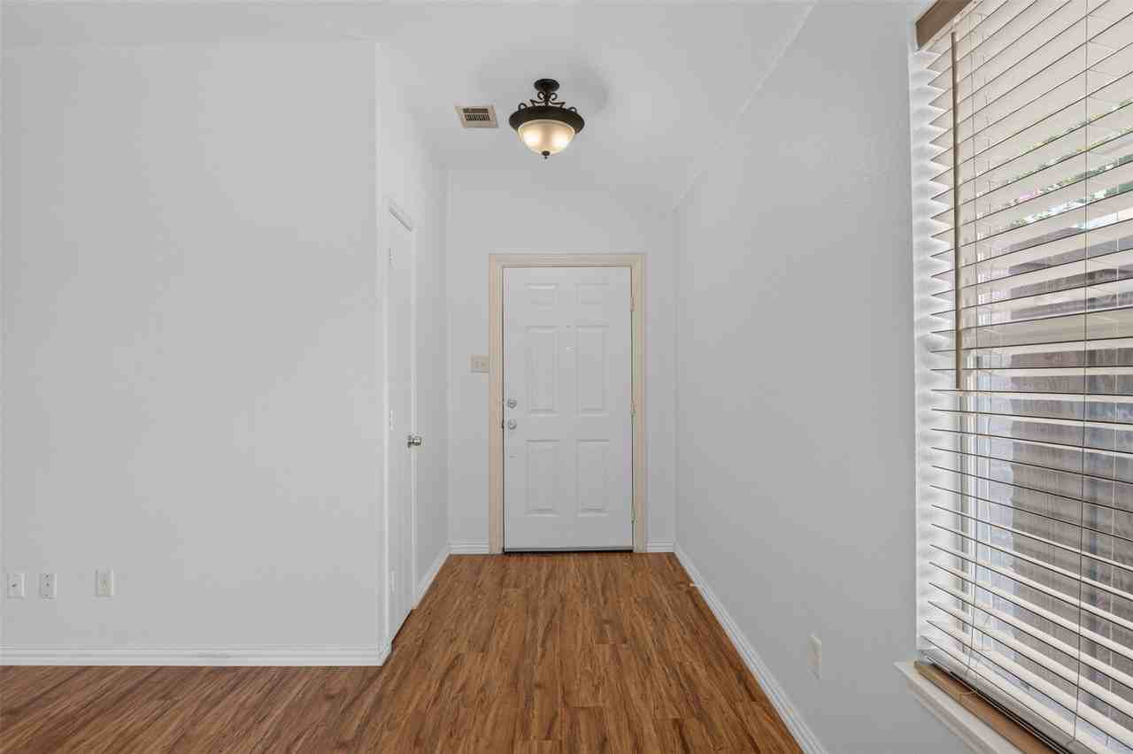 2805 Nandina St - Photo 5 of 26