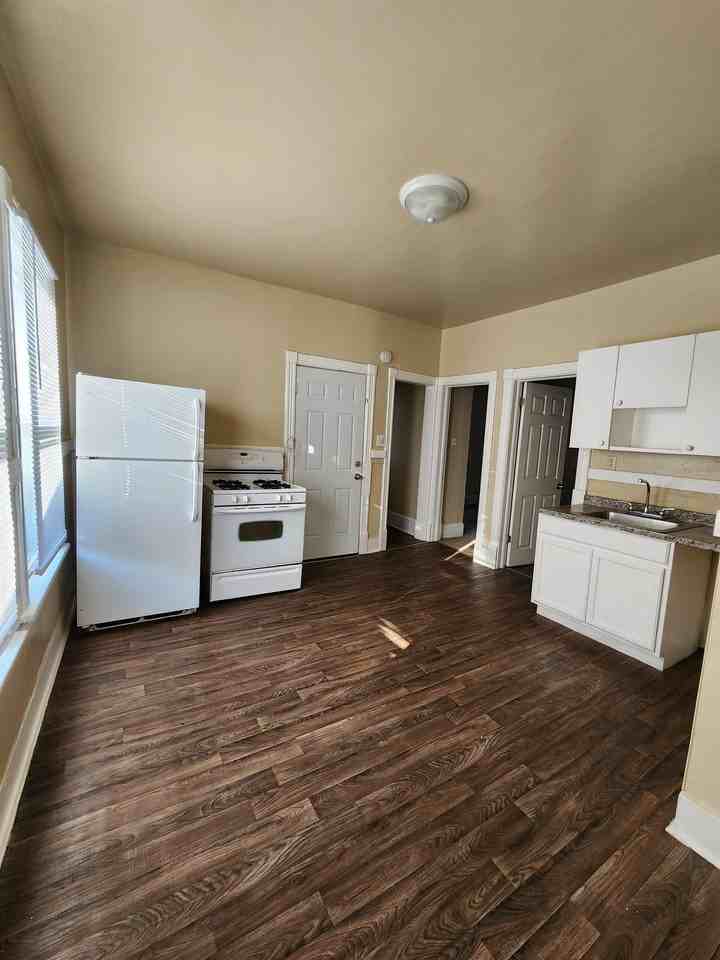 2555A N 22nd St #1 - Photo 2 of 7