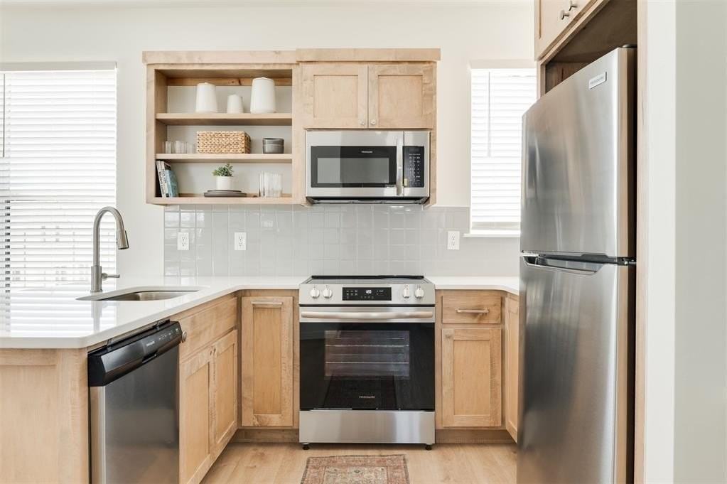 1625 Nw 12th St #5 - Photo 4 of 18