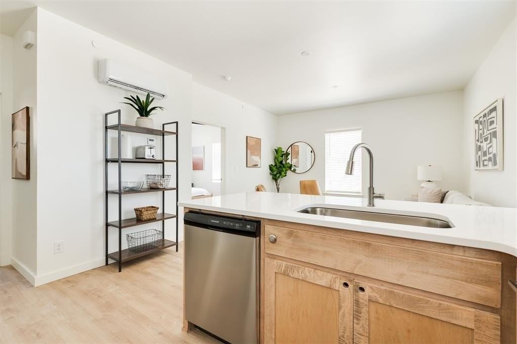 1625 Nw 12th St #5 - Photo 7 of 18