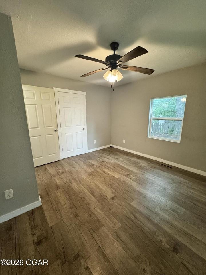 1402 Furnace St - Photo 7 of 10