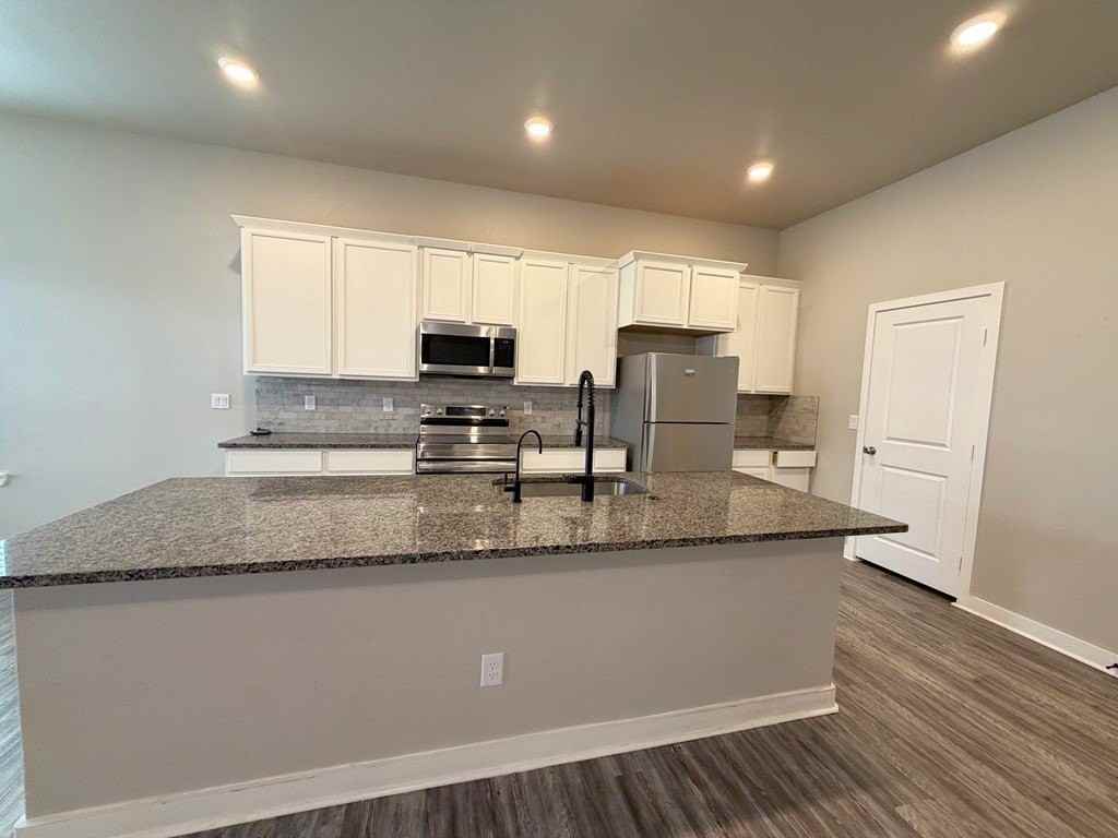6906 Wagon Ct - Photo 4 of 29