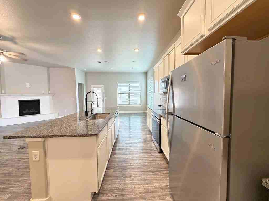 6906 Wagon Ct - Photo 5 of 29