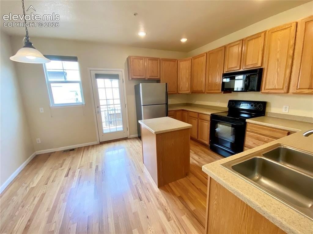 837 S Weber St - Photo 5 of 13
