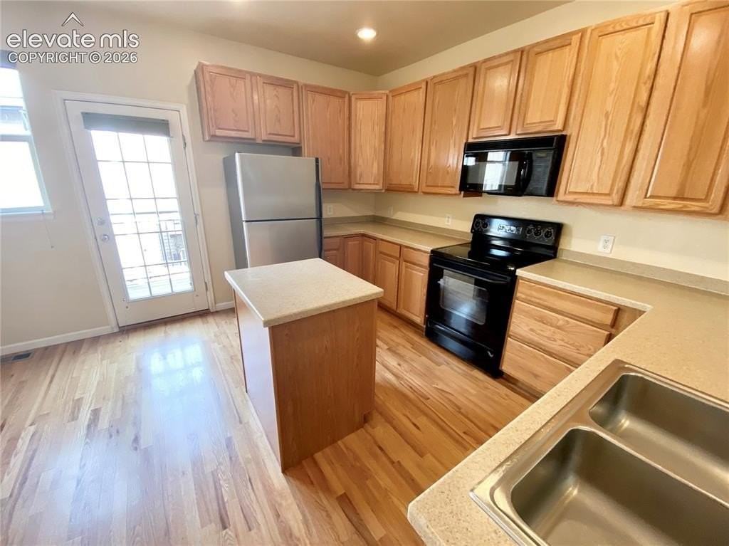 837 S Weber St - Photo 6 of 13