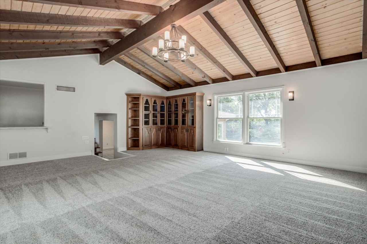 6000 N Lenox Ave #1 - Photo 4 of 10
