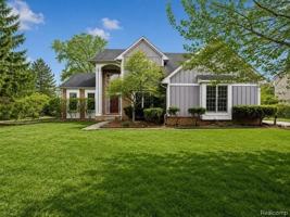featured image of 7359 Water Oaks