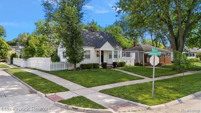 303 Midland Blvd - Photo 3 of 50