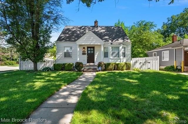 303 Midland Blvd - Photo 4 of 50