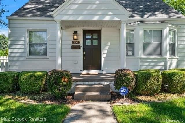 303 Midland Blvd - Photo 5 of 50