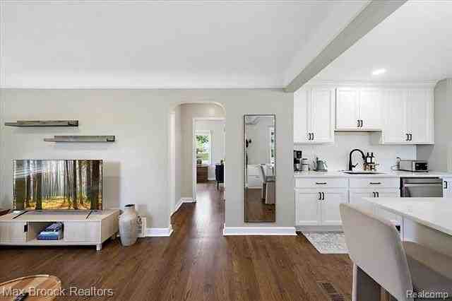303 Midland Blvd - Photo 7 of 50