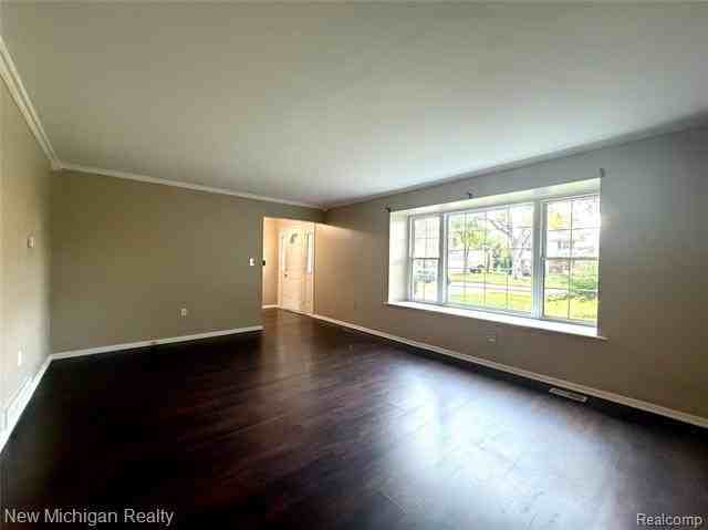 29339 Geraldine Ct - Photo 3 of 23