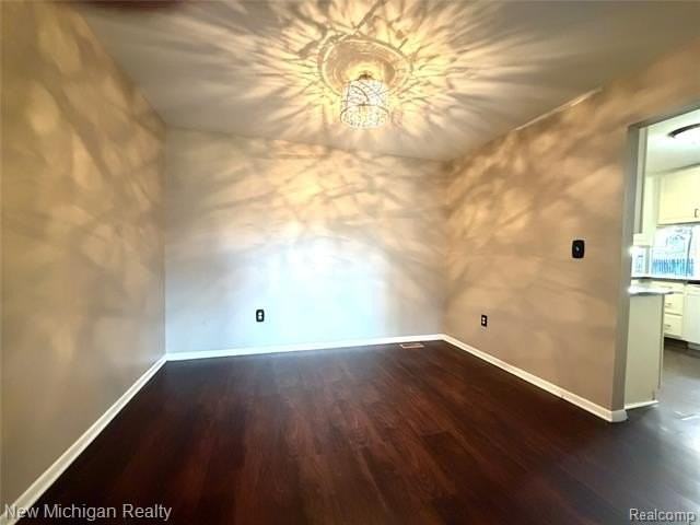 29339 Geraldine Ct - Photo 5 of 23